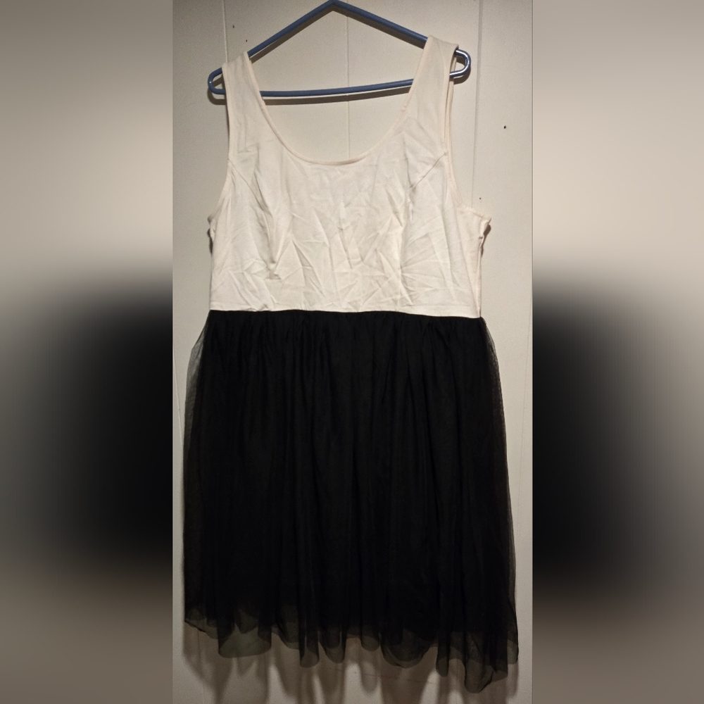 Black and White Strapless Dress